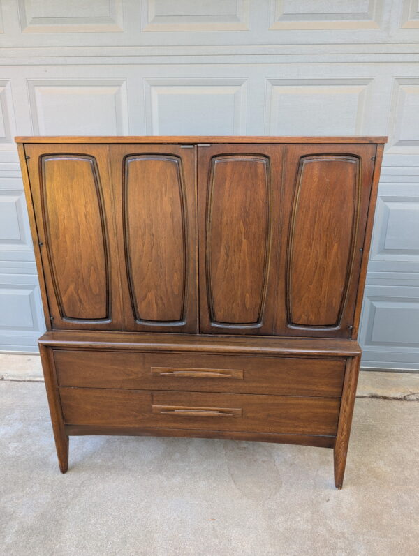 Broyhill Emphasis Chest