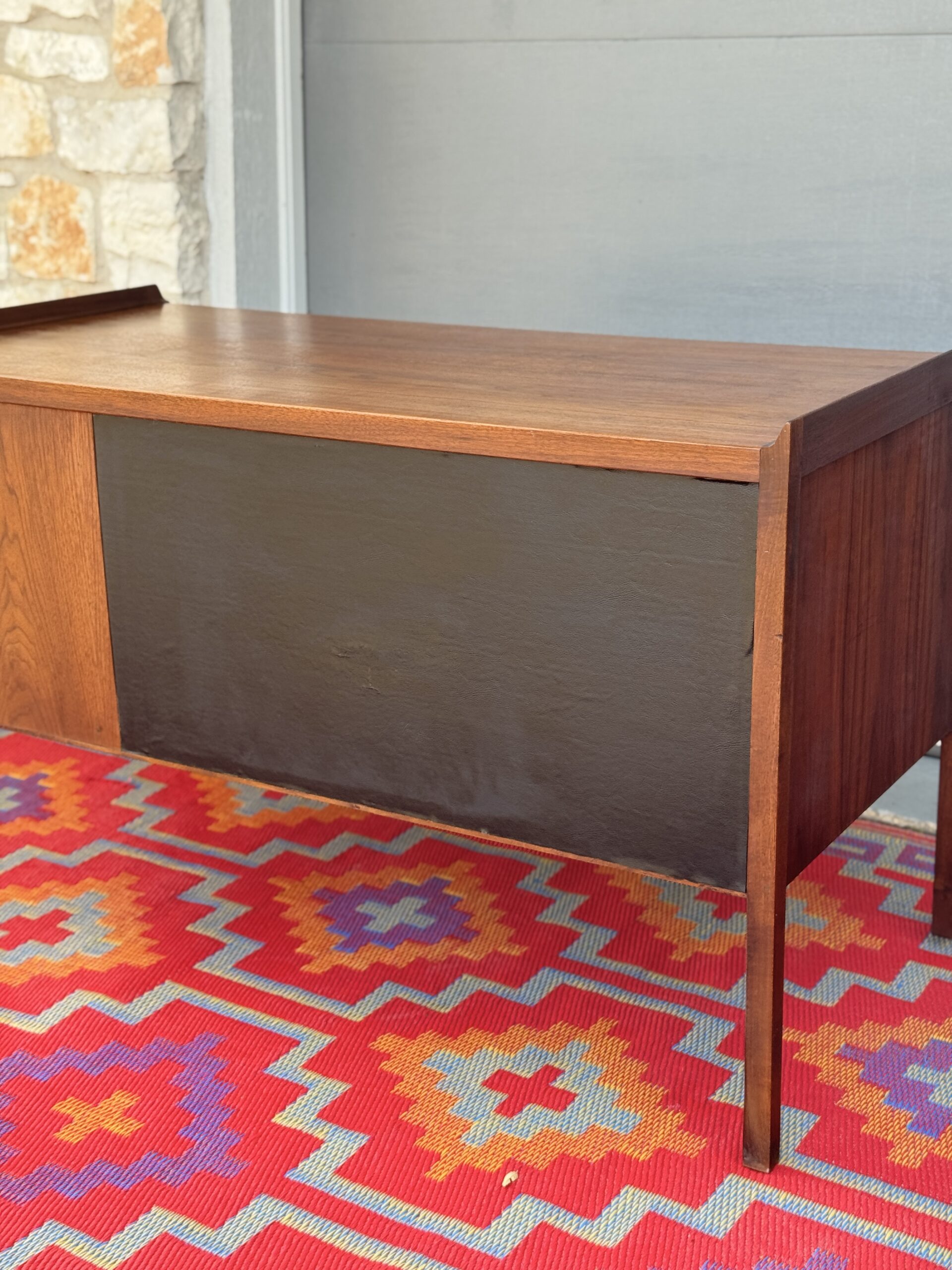 Founders Desk - Image 9