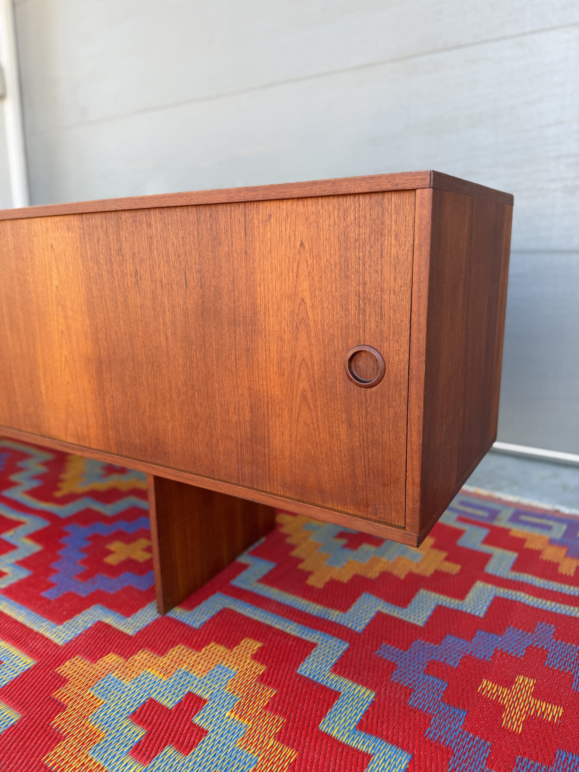 Lovig Sliding Door Sideboard - Image 3