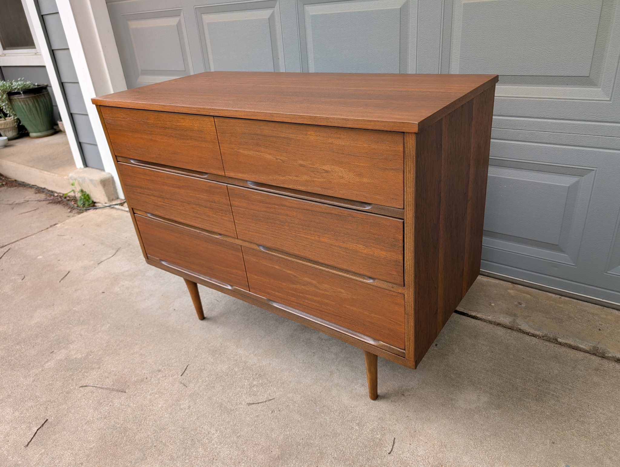 Compact Dresser