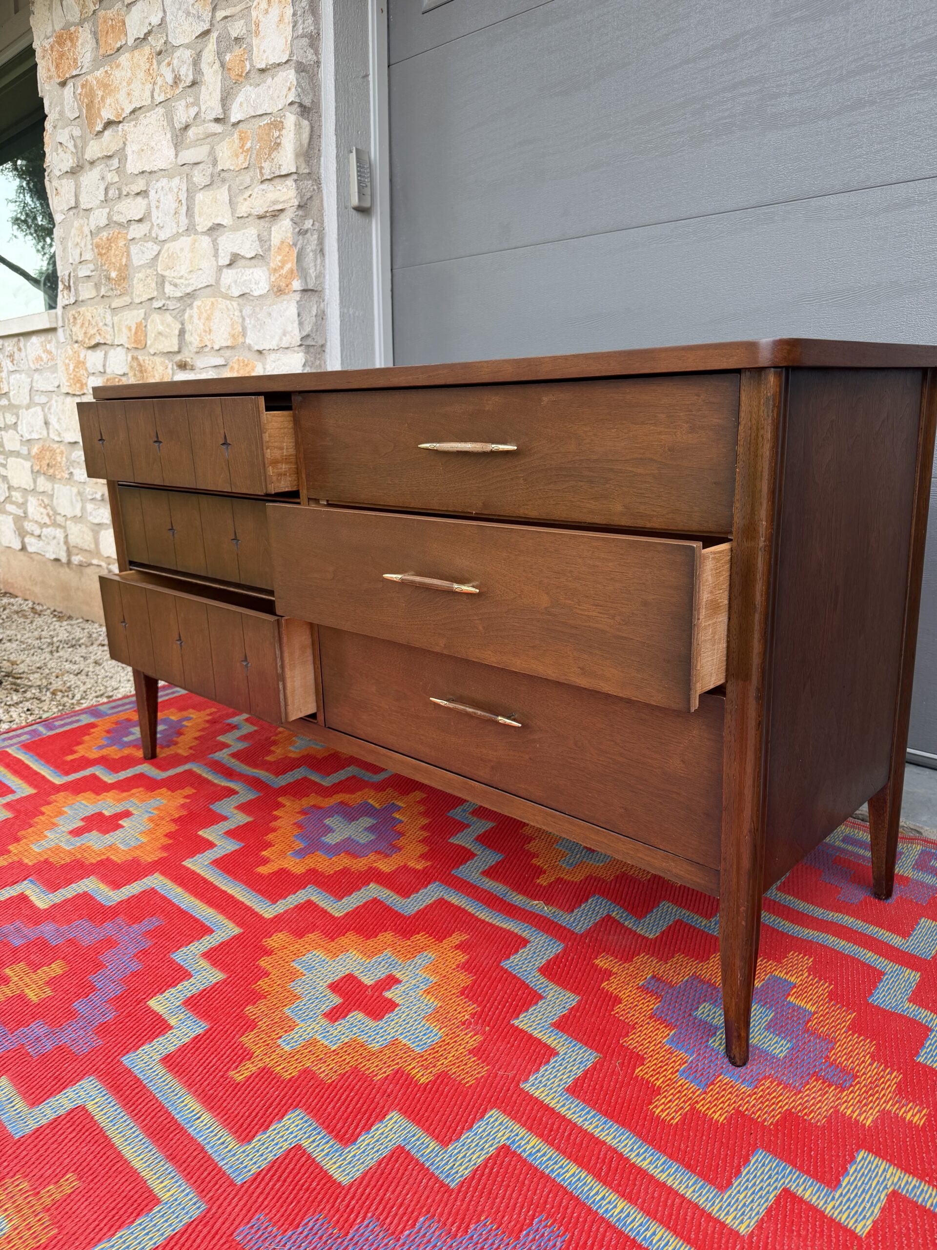 Saga Six Drawer - Image 7