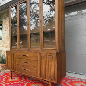 Sculptra Credenza & Hutch