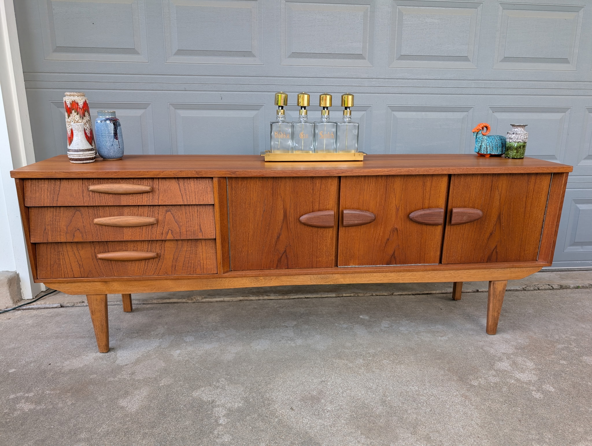 Beautility Credenza - Image 3