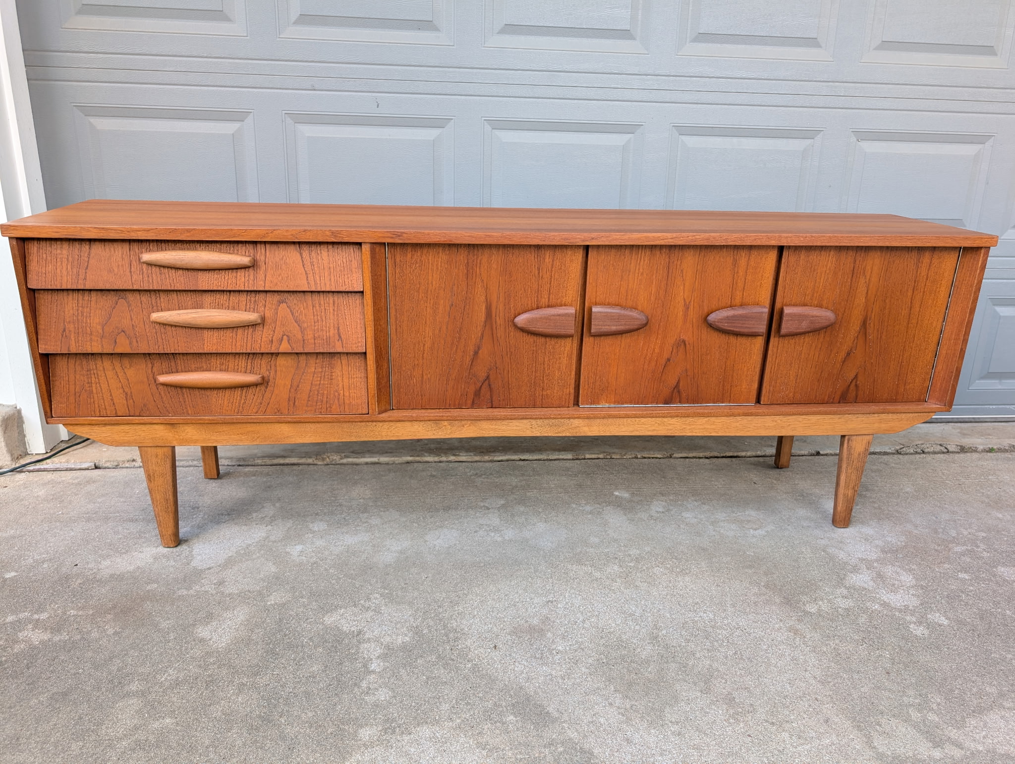 Beautility Credenza - Image 7