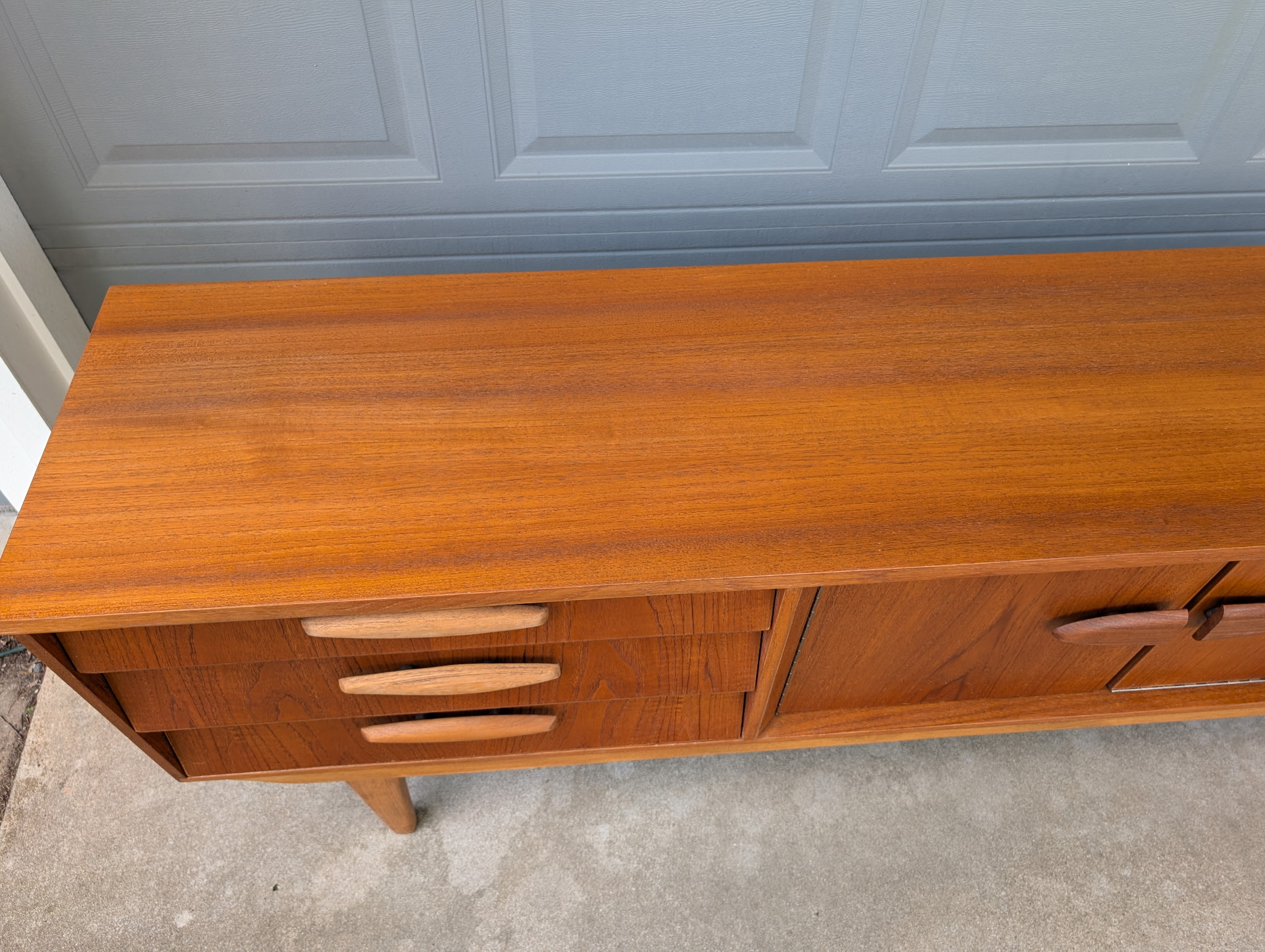 Beautility Credenza - Image 10