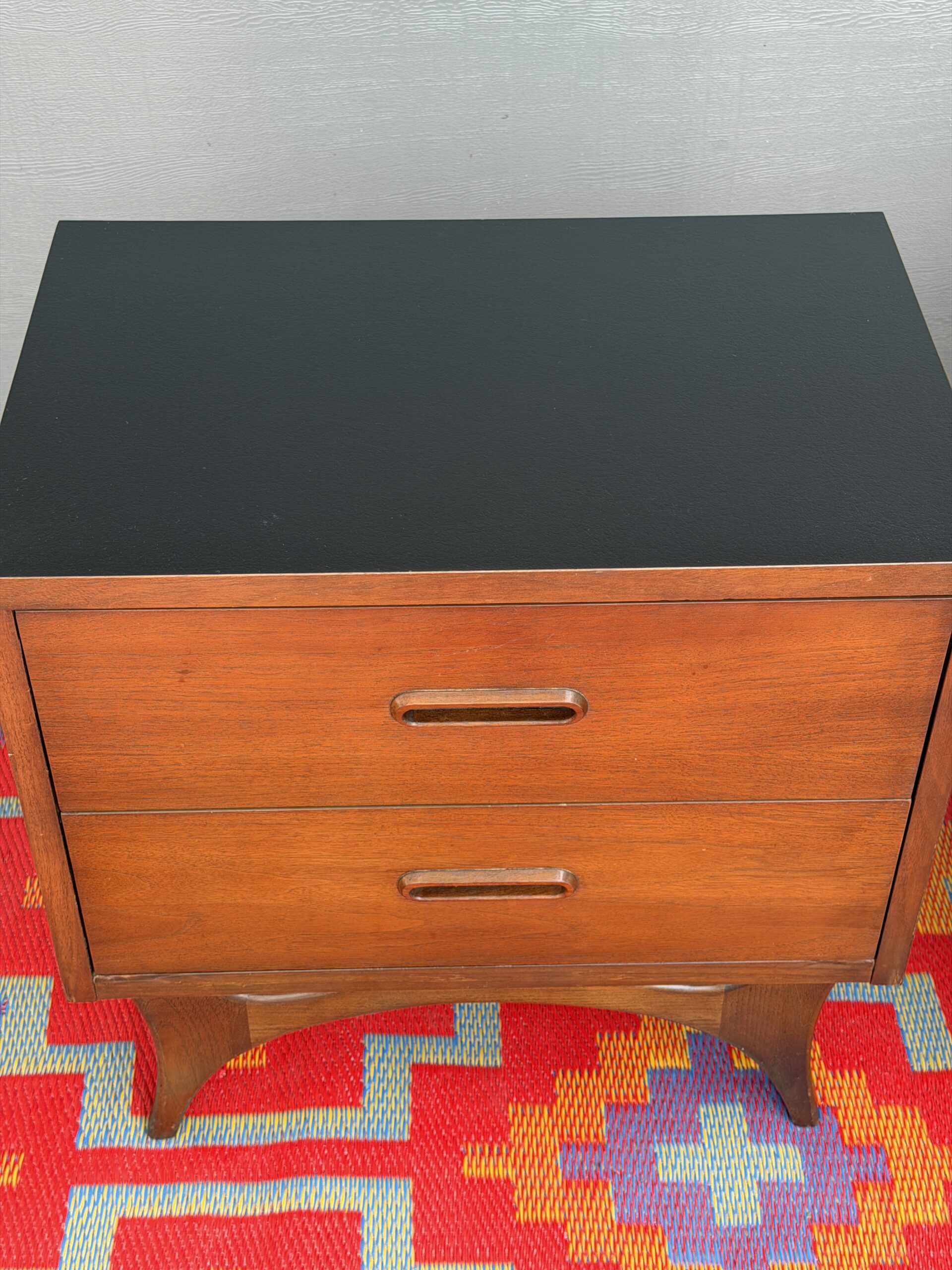 Sculpted Nightstands Pair - Image 5