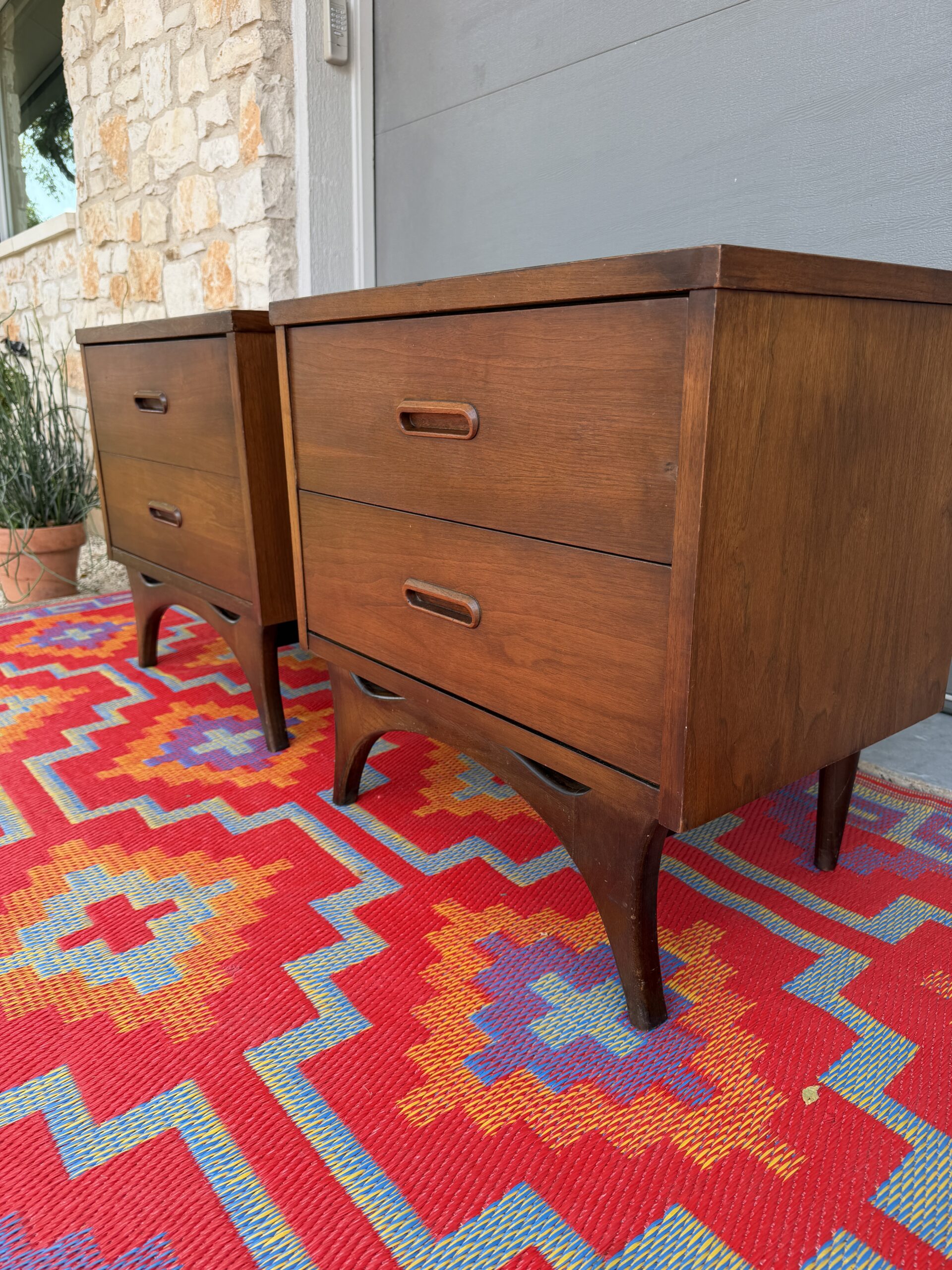 Sculpted Nightstands Pair - Image 3